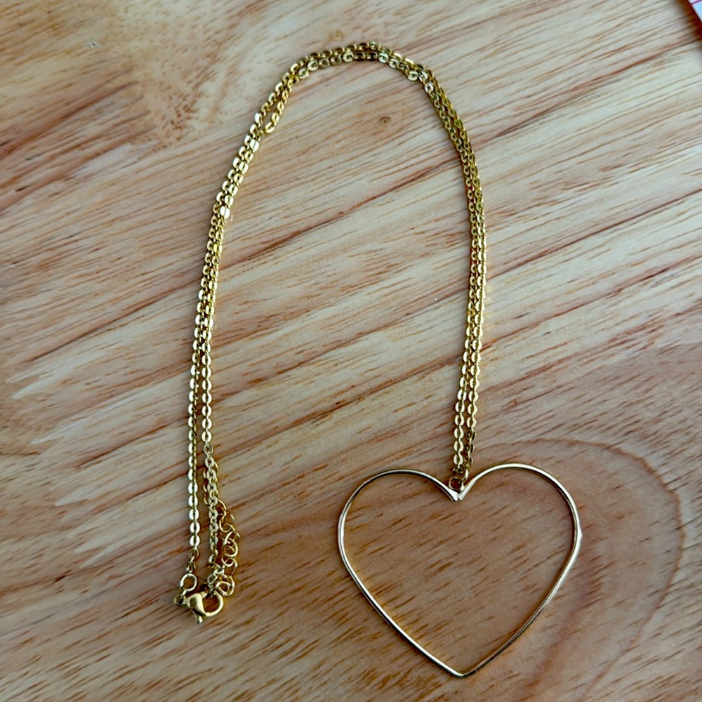 Klassy Rounds Gold Heart Necklace ❤️ 💌 Just in time for Valentine’s Day❣️